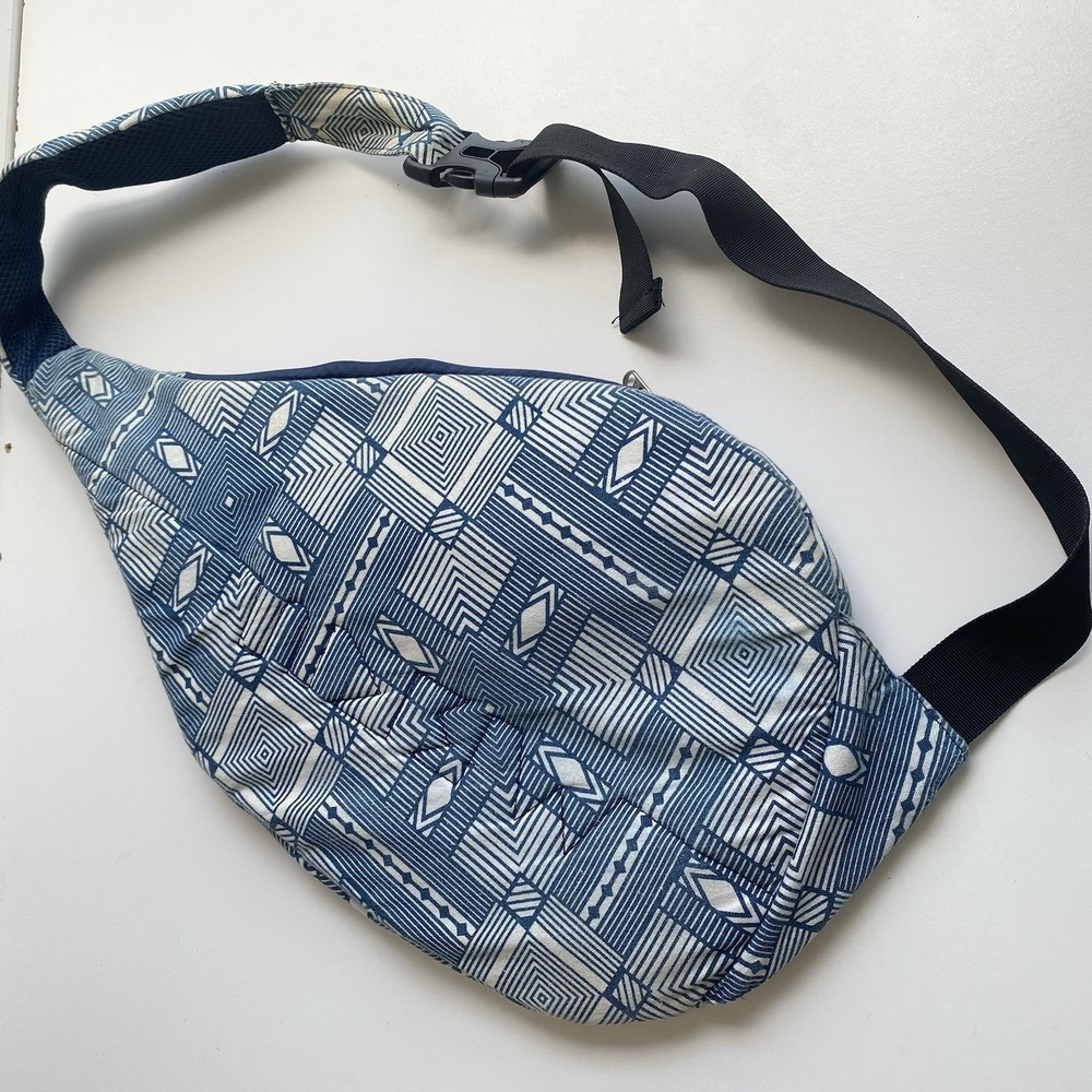 MERU Sling Crossbody Backpack Bag Blue Single‎ Strap Daypack Aztec Print Stripes - Picture 11 of 14